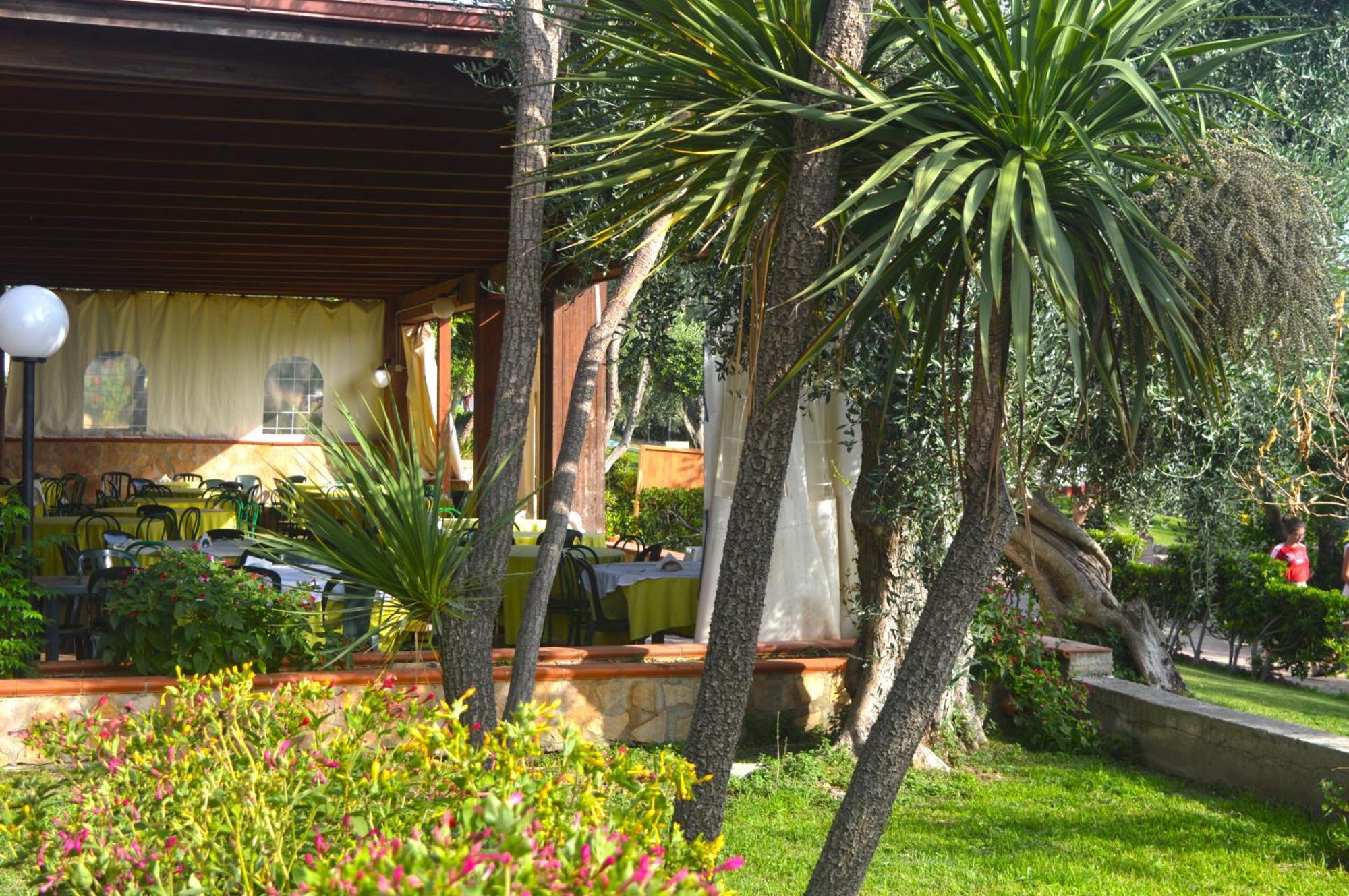 Villaggio Uliveto Роді-Гарганіко Екстер'єр фото